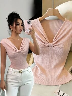 Elegant Knot-Front Ribbed Women's Top - Pink